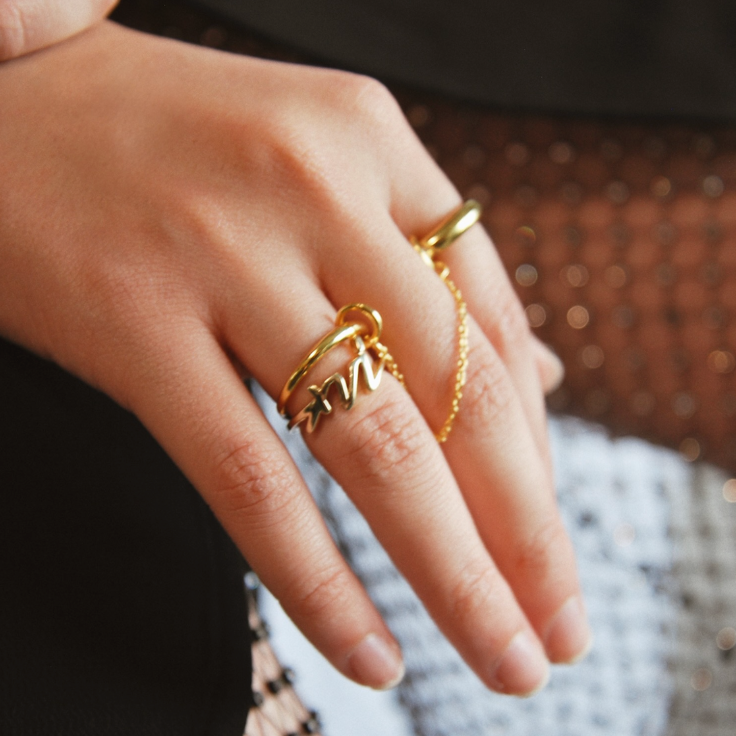 chain, ring, gold, finger, hand