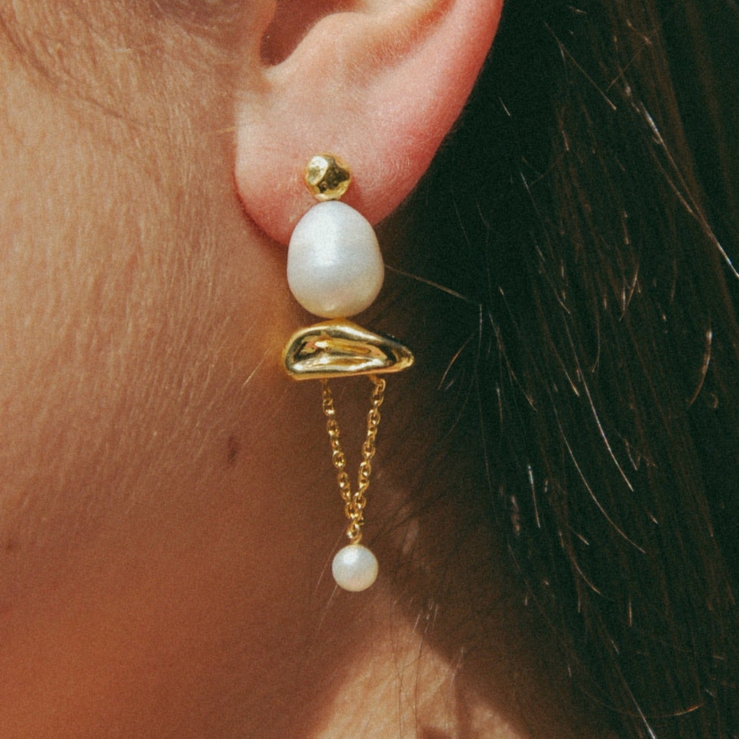 pearl, chain, earrings, studs, statement, beach, summer, gold